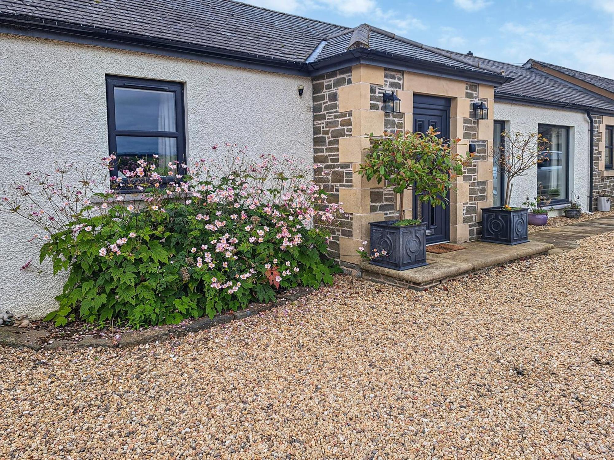 The Old Stables Villa Howwood ภายนอก รูปภาพ